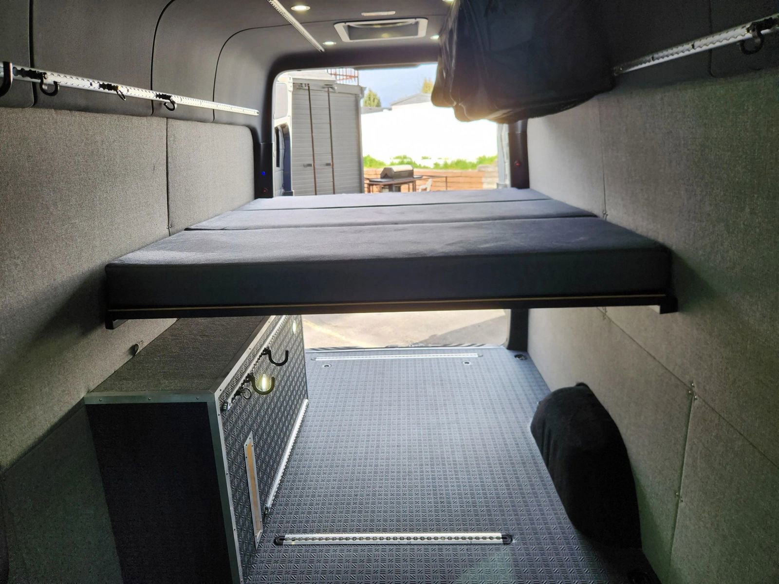 Used 2022 Mercedes-Benz Sprinter 2500 image 17