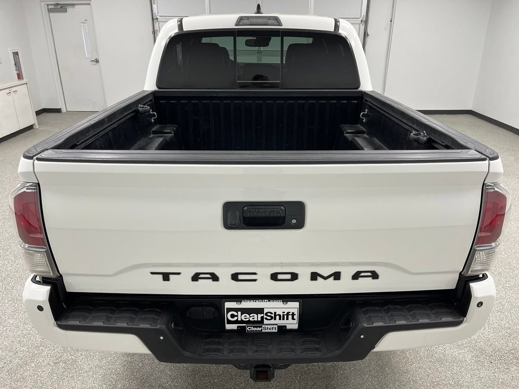 Used 2021 Toyota Tacoma TRD Off-Road w/ Technology Package AWD/4WD image 9