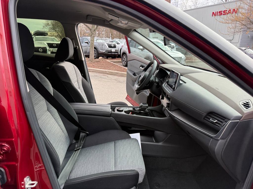Used 2023 Nissan Rogue SV image 27