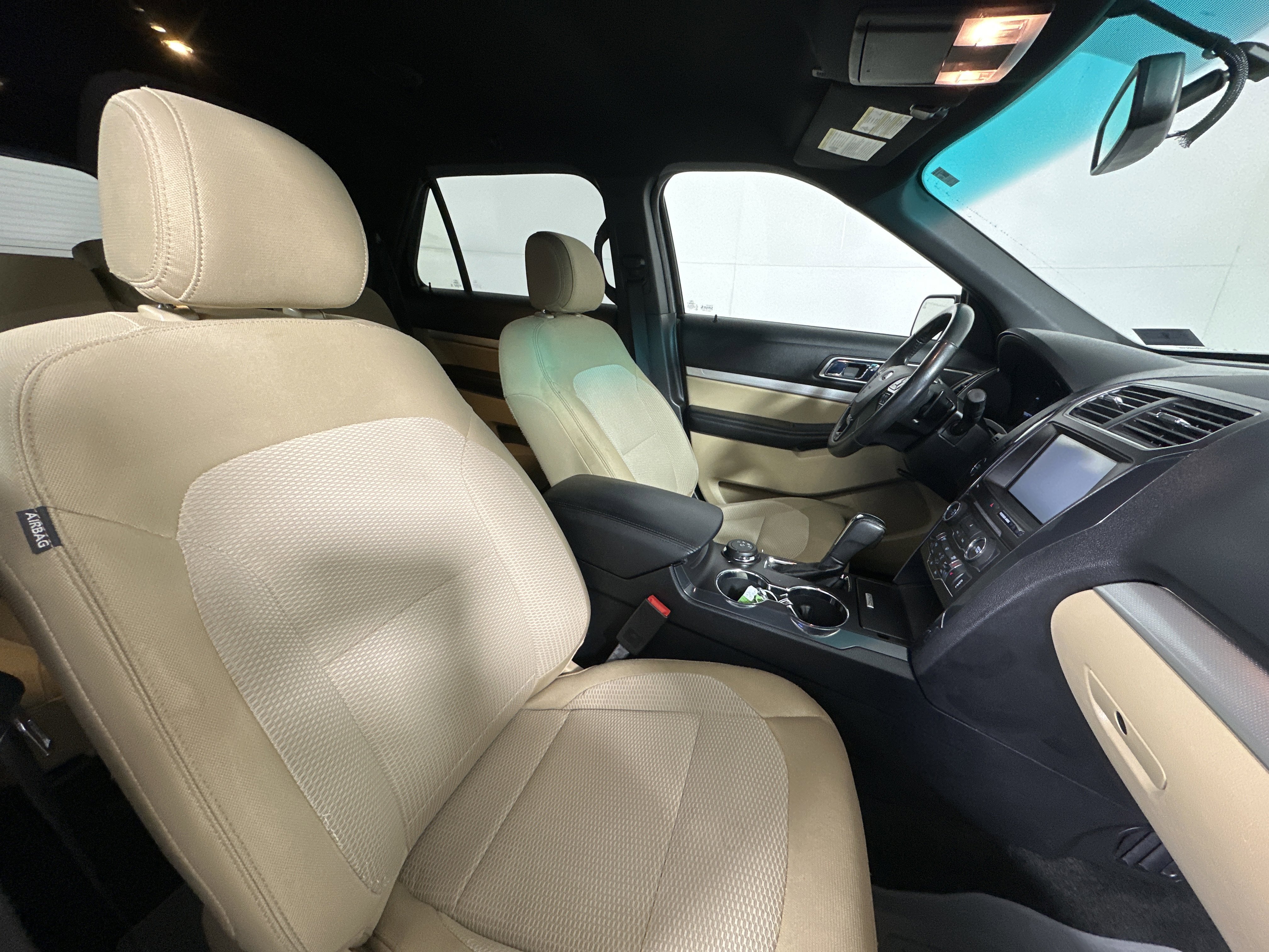 Used 2016 Ford Explorer XLT w/ Equipment Group 201A image 24