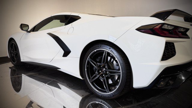 Used 2024 Chevrolet Corvette Stingray Premium Cpe w/ Z51 Performance Package RWD image 25