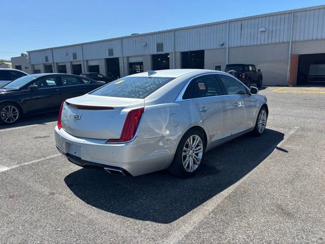 Used 2019 Cadillac XTS Luxury FWD image 3