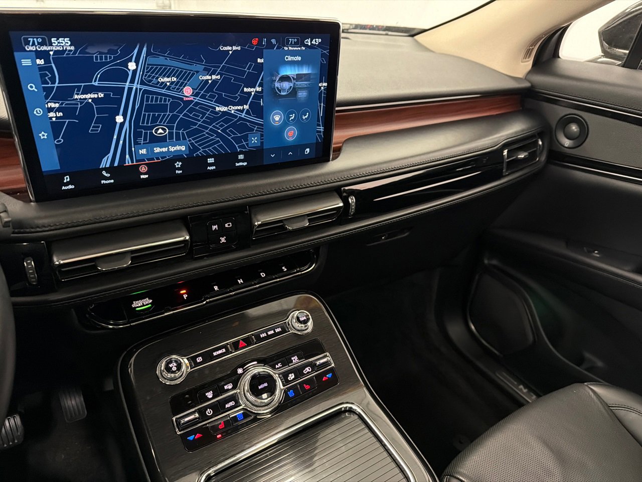 Certified 2022 Lincoln Nautilus Reserve w/ Equipment Group 201A image 27