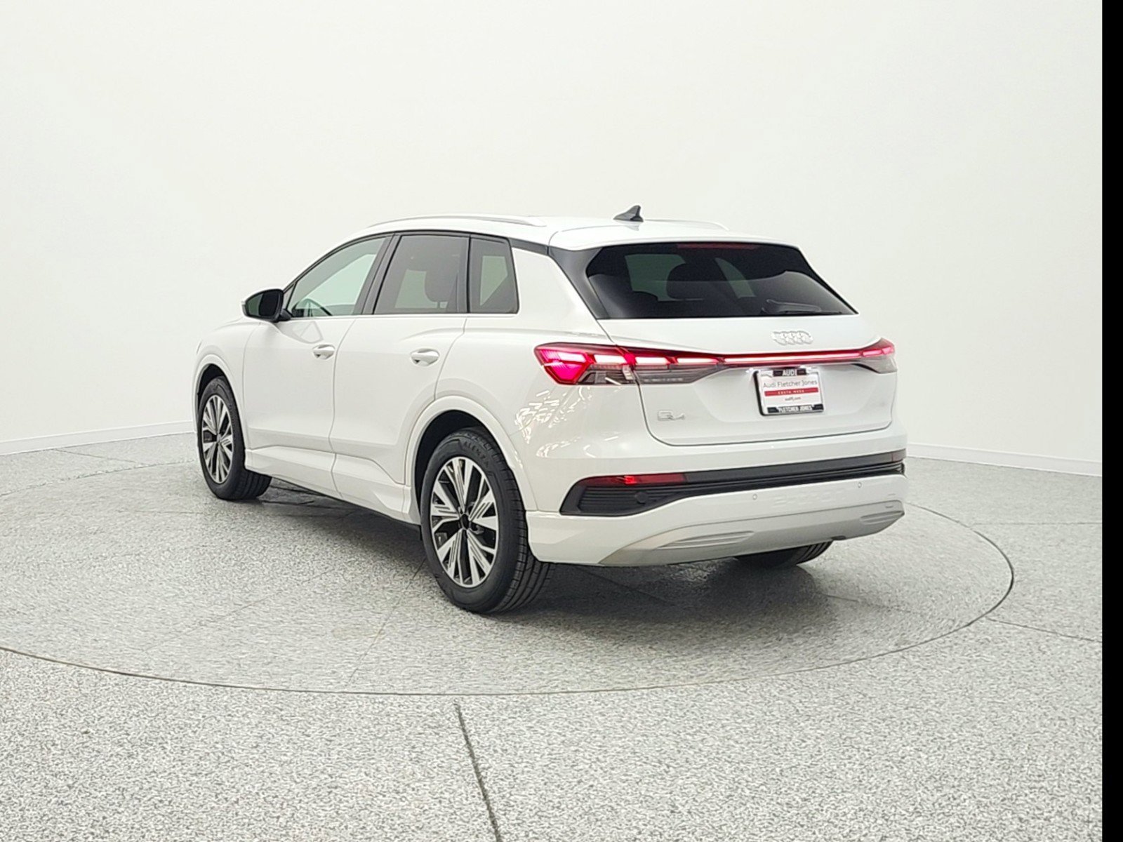 Used 2025 Audi Q4 e-tron Premium w/ Convenience Package image 7