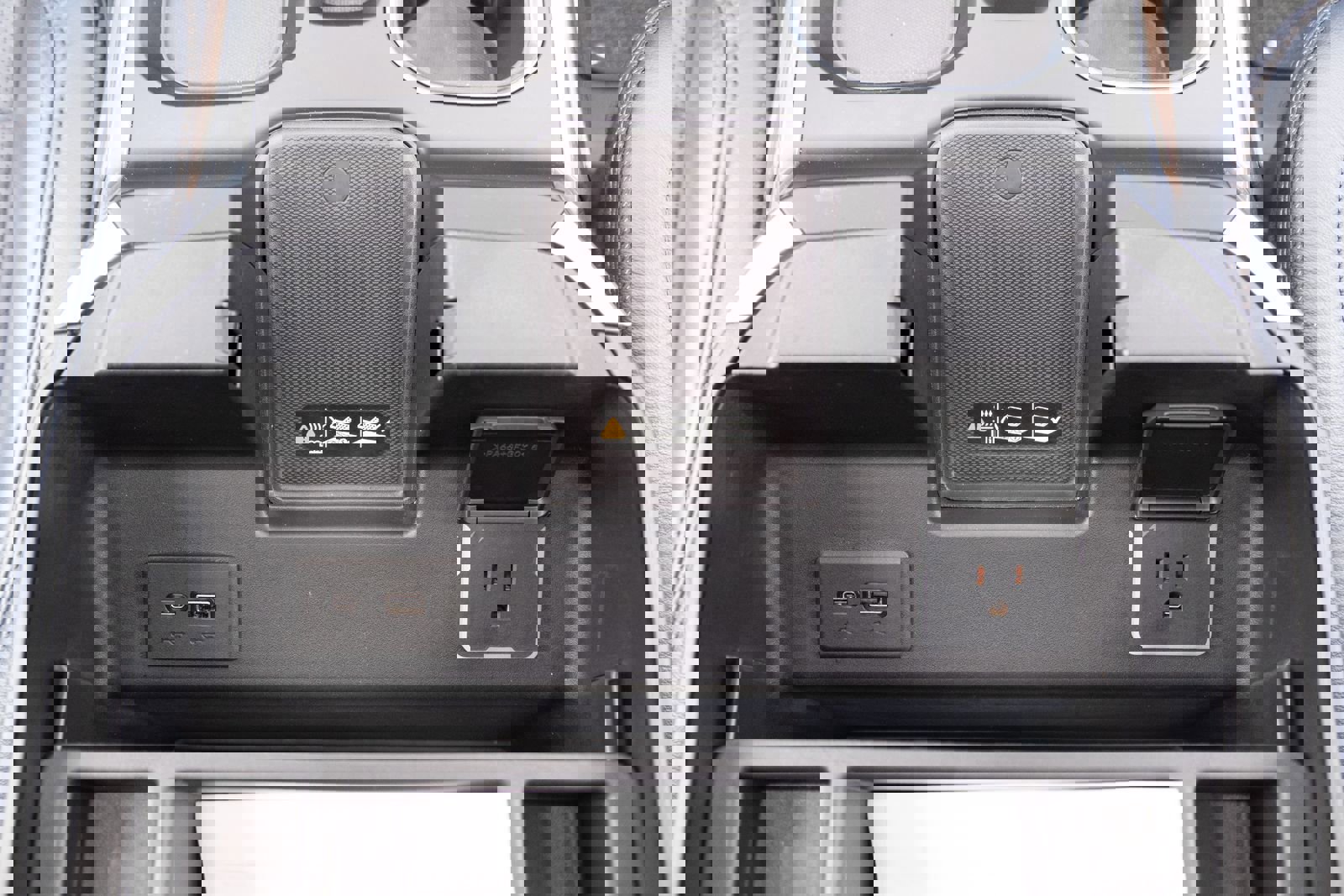 Used 2024 Chevrolet Silverado 1500 High Country w/ Technology Package image 9