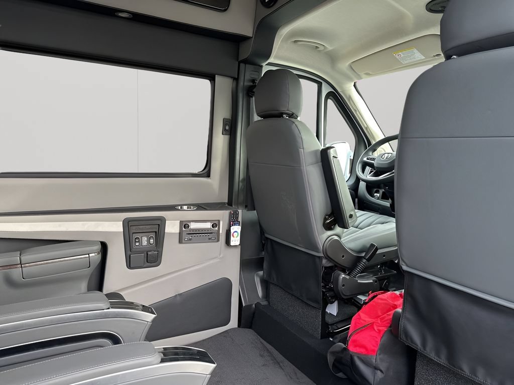 New 2025 RAM ProMaster 2500 w/ Advanced Safety Group FWD image 18
