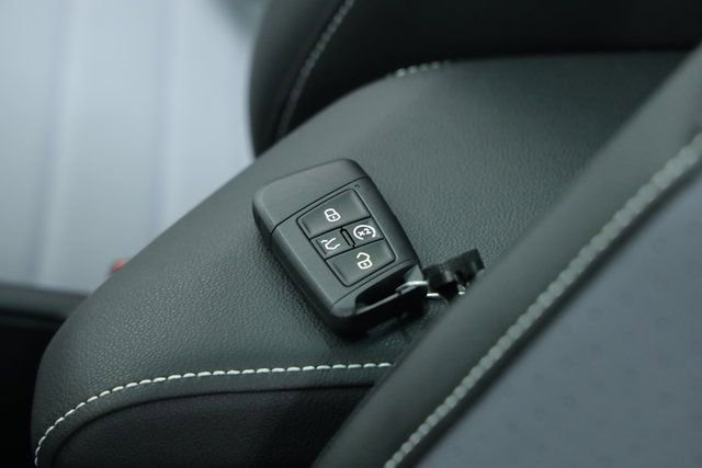 New 2025 Volkswagen Jetta SE image 36