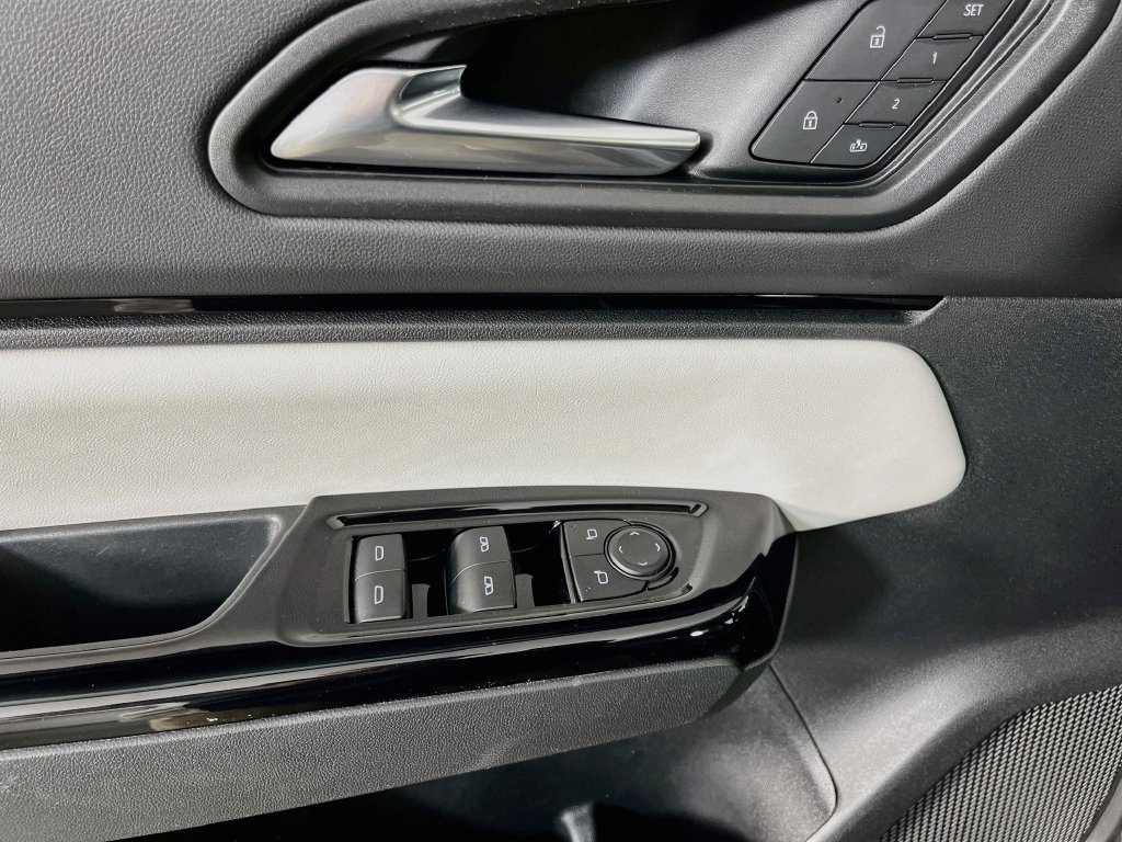 Used 2025 Honda Prologue Touring image 25