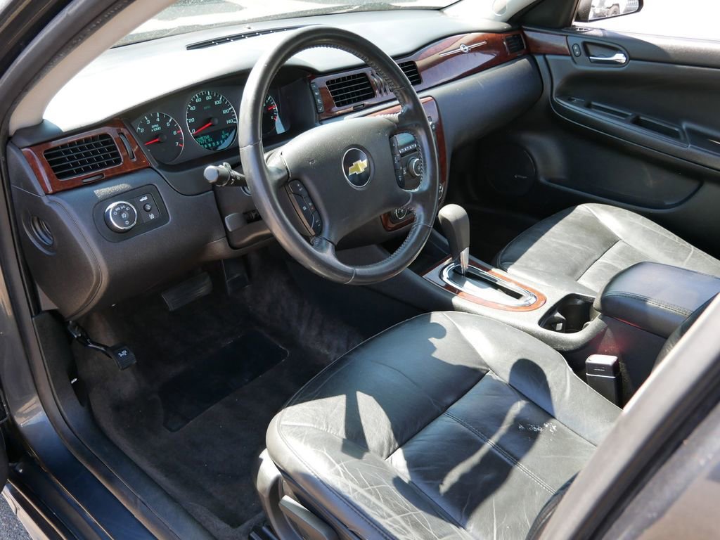 Used 2010 Chevrolet Impala LT w/ Luxury Edition Package FWD image 14