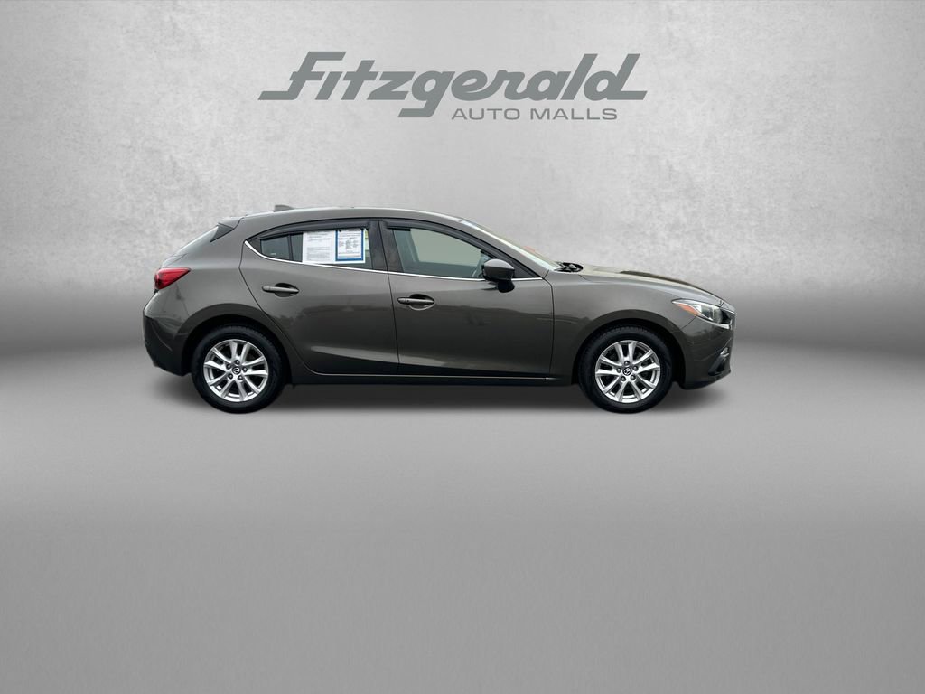 Used 2016 MAZDA MAZDA3 i Touring w/ Popular Equipment Package FWD image 8