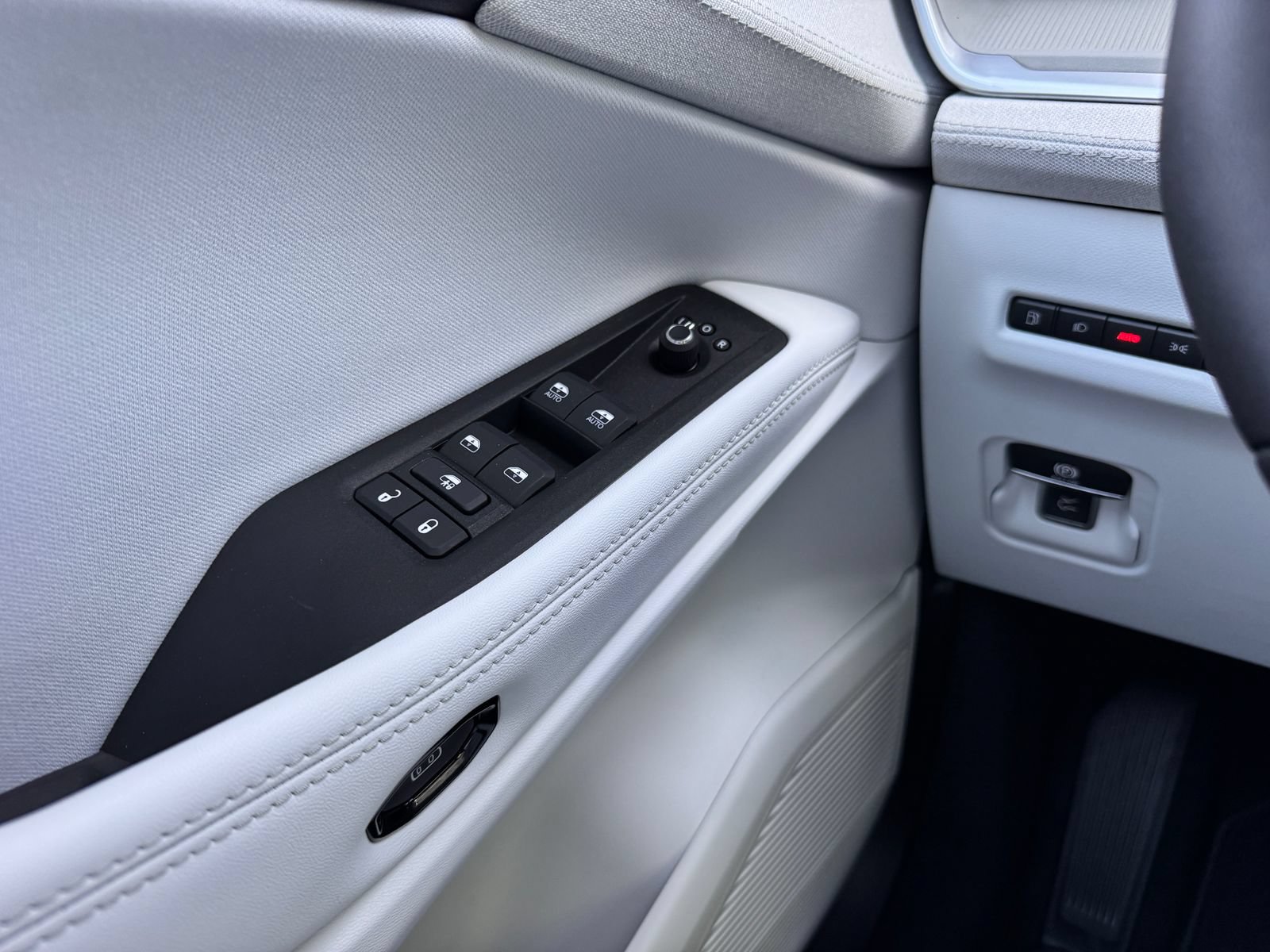 New 2026 Jeep Cherokee Laredo AWD/4WD image 14