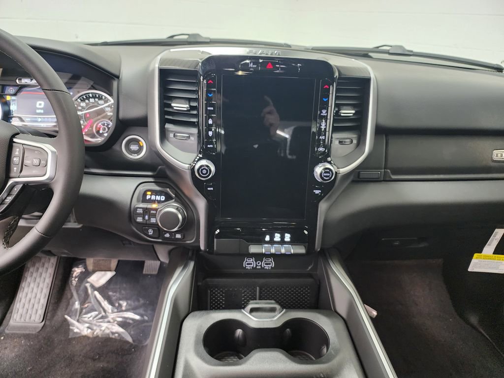 New 2026 RAM 1500 4x4 Crew Cab image 12