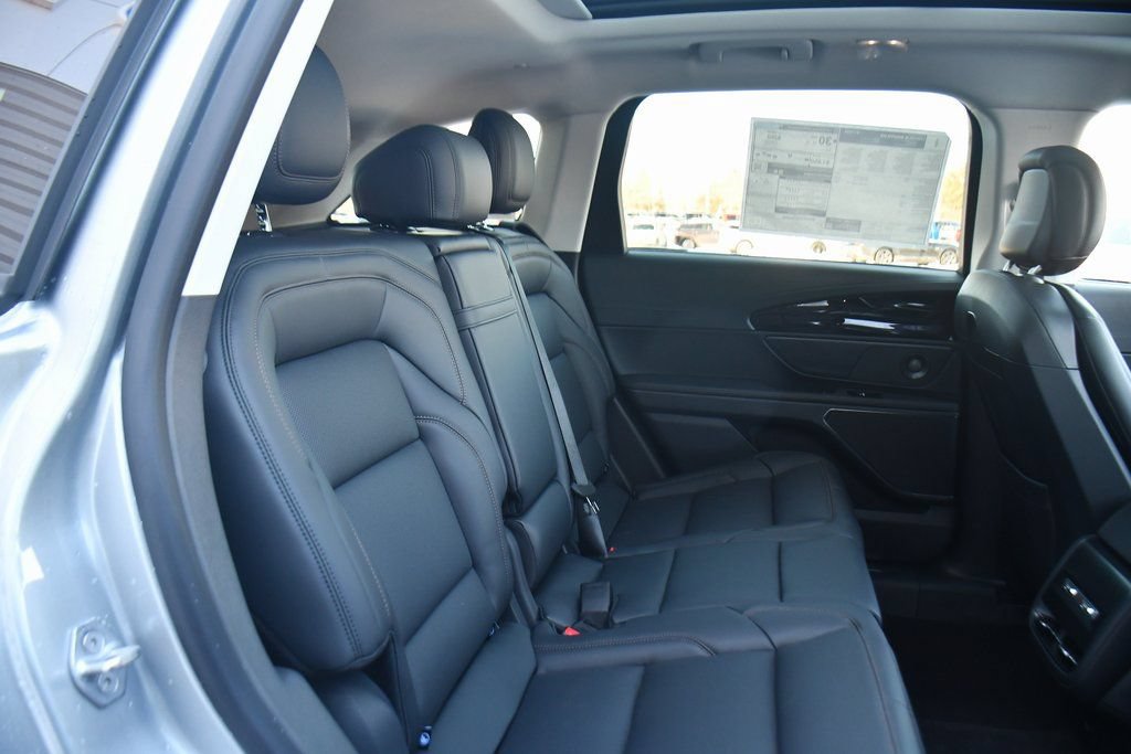 Used 2026 Lincoln Nautilus Premier w/ Equipment Group 102A AWD/4WD image 18