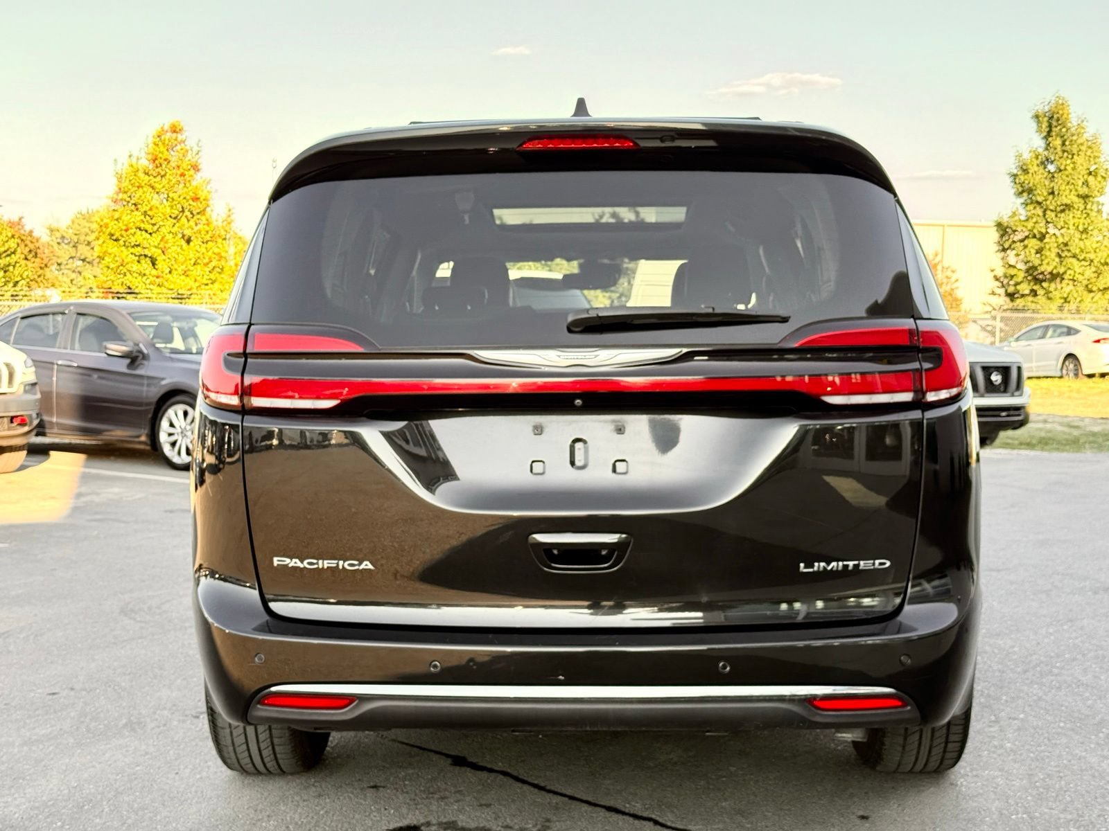 Used 2022 Chrysler Pacifica Limited FWD image 10