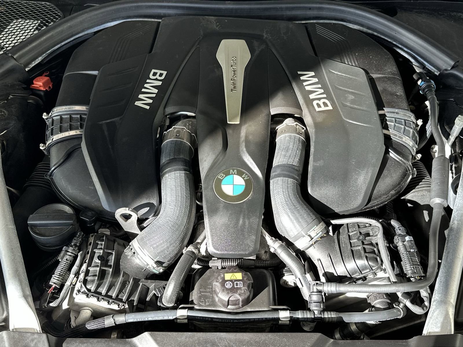 Used 2019 BMW 750i xDrive w/ Executive Package image 28