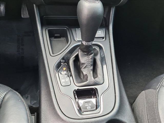 Used 2019 Jeep Cherokee Limited FWD image 12