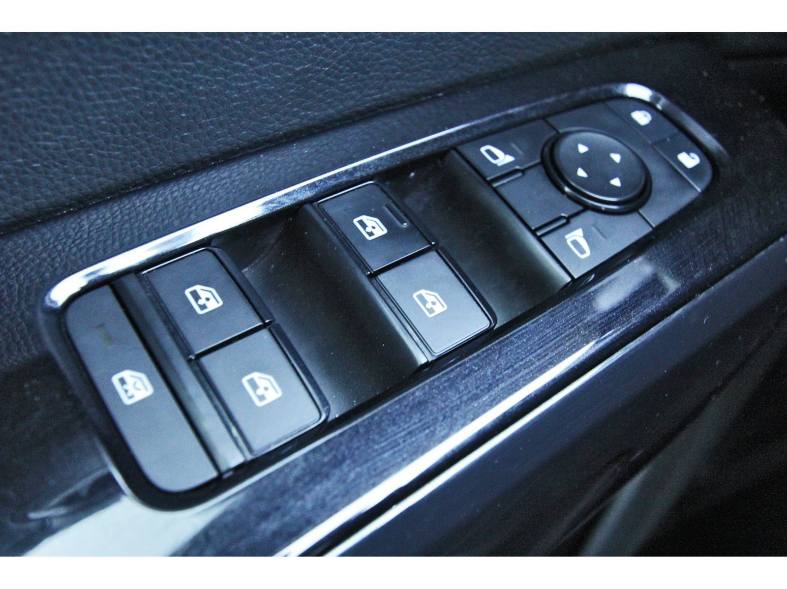 Used 2022 Nissan Pathfinder SV FWD image 21