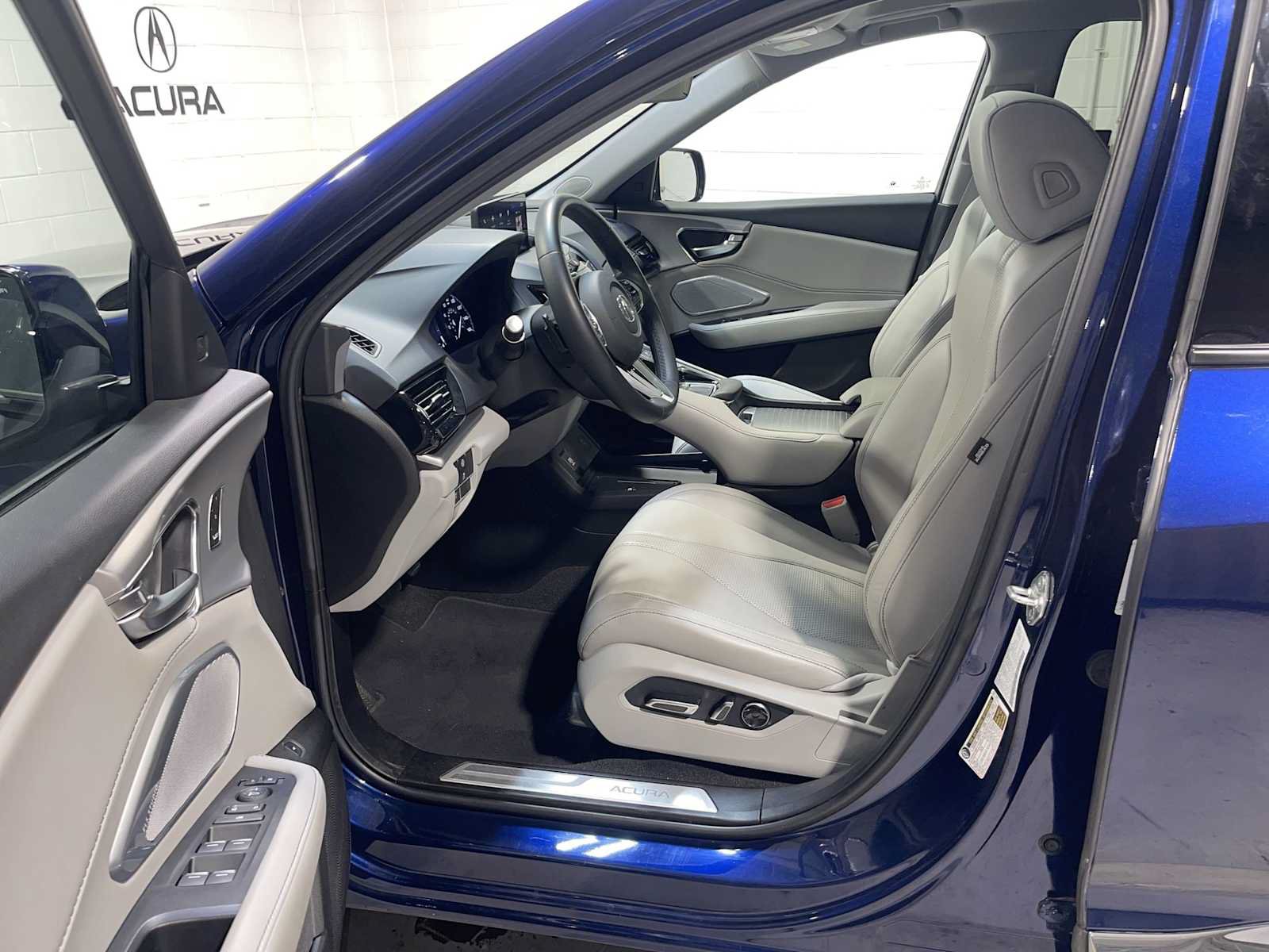 Certified 2024 Acura RDX w/ Technology Package AWD/4WD image 2