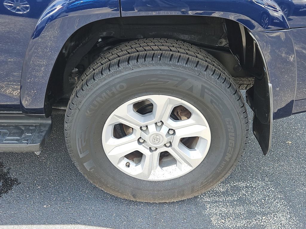 Used 2020 Toyota 4Runner SR5 image 5