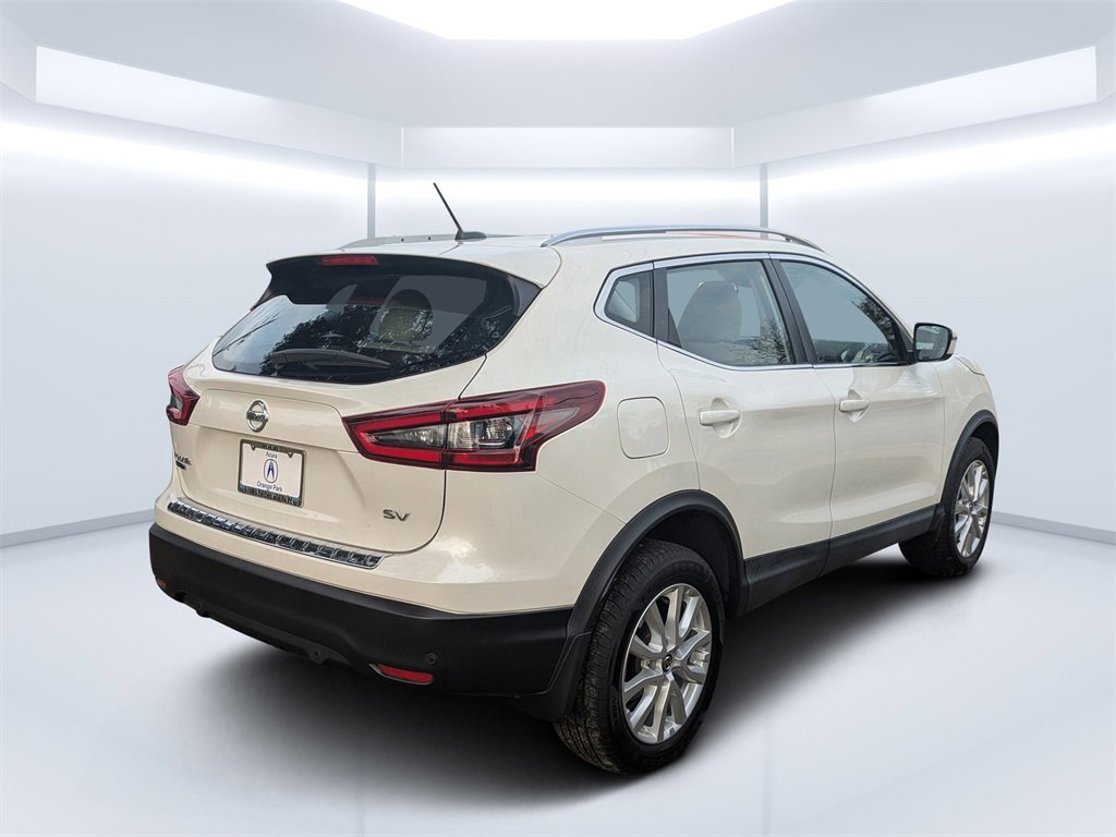 Used 2020 Nissan Rogue Sport SV image 3