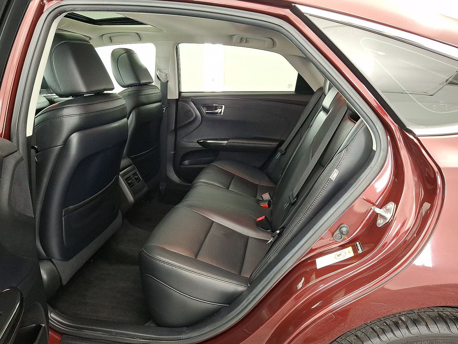 Used 2016 Toyota Avalon Touring FWD image 12