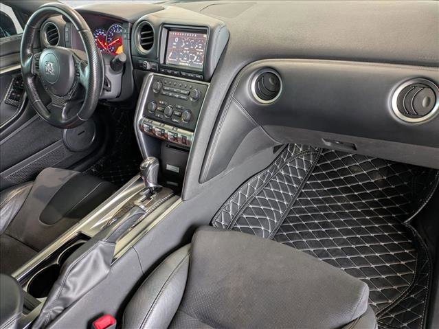 Used 2009 Nissan GT-R Premium image 21