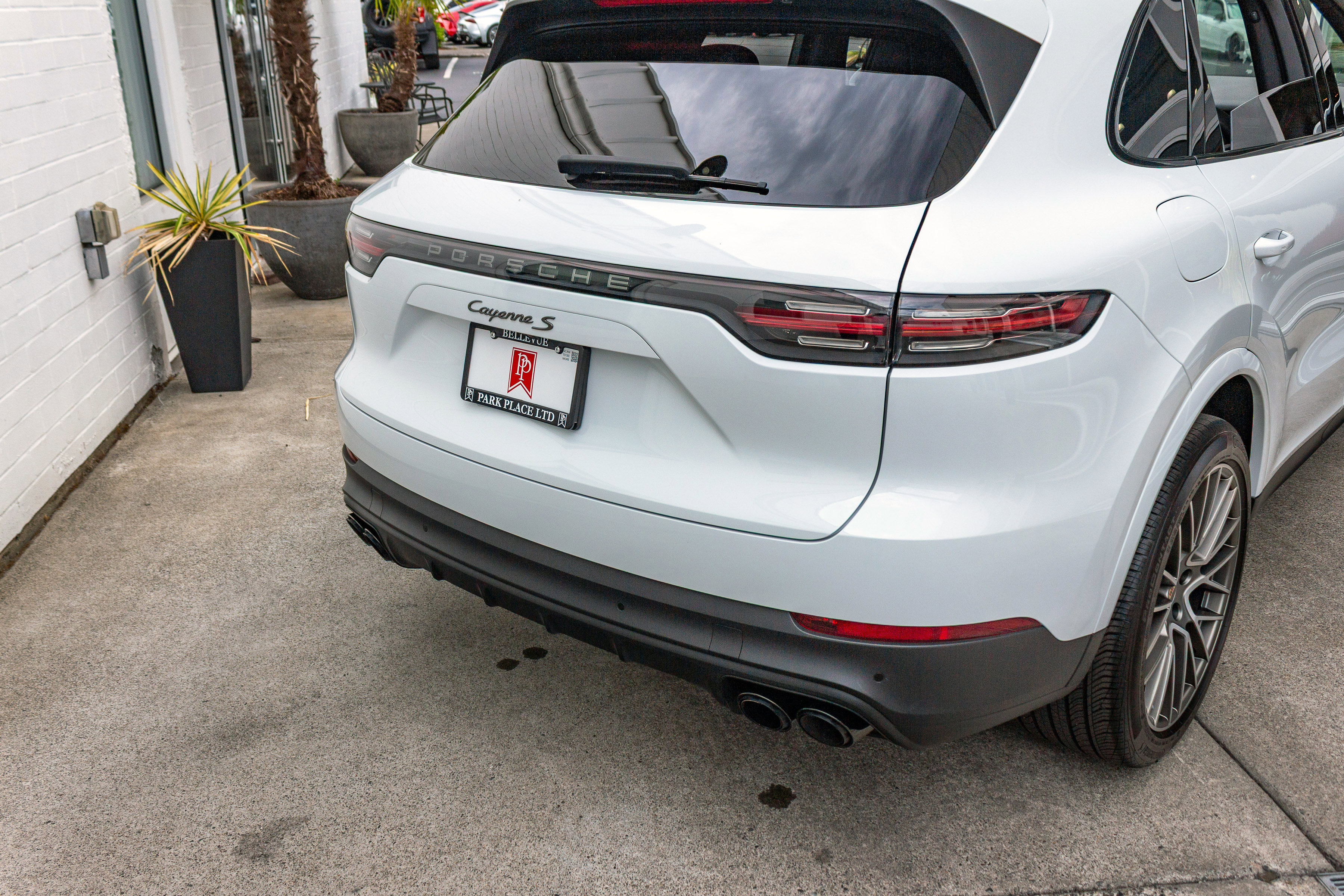 Used 2022 Porsche Cayenne S Platinum image 6
