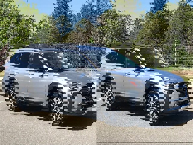 Certified 2025 Subaru Outback Limited w/ Popular Package #2 image 2