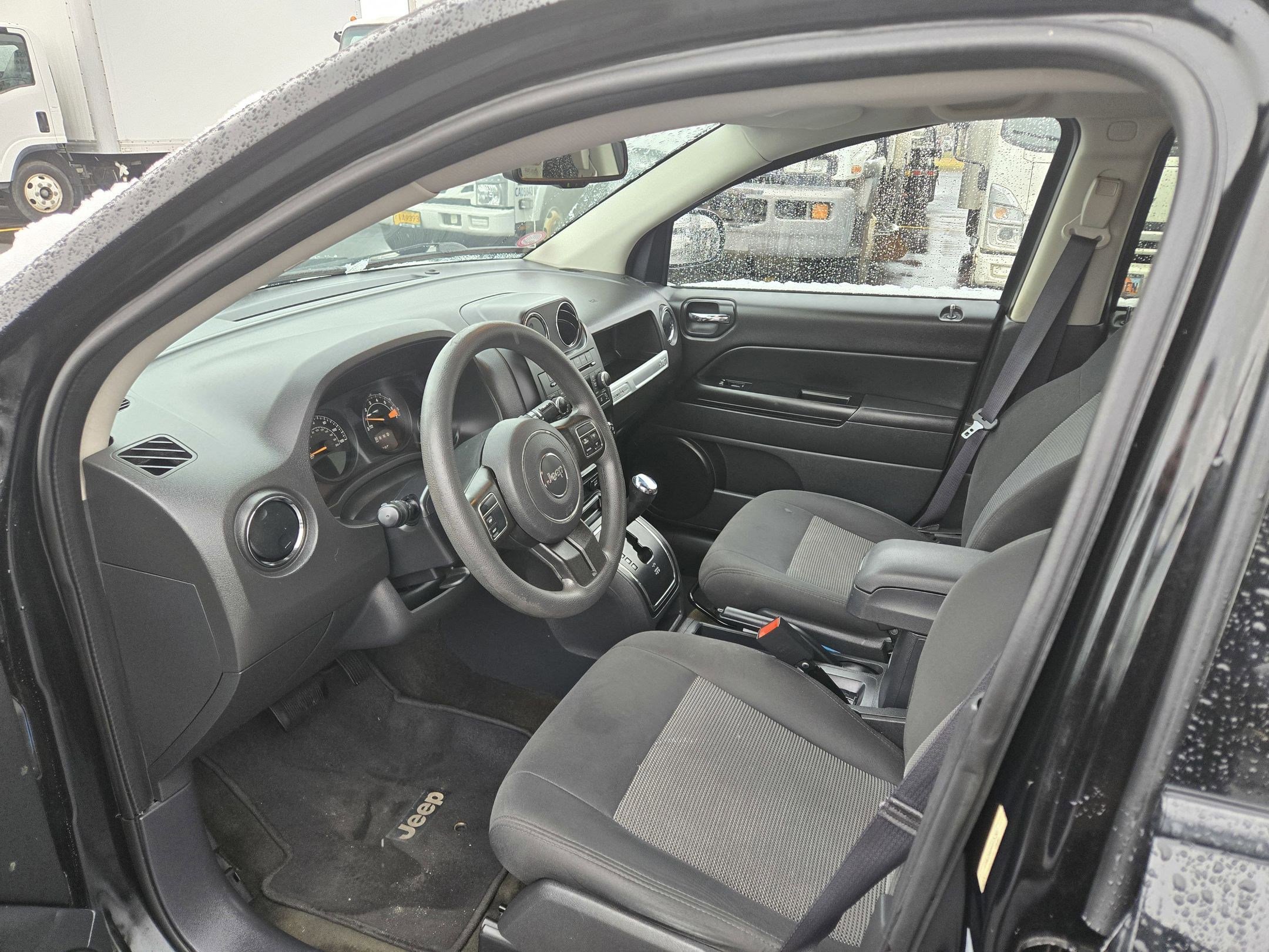 Used 2018 Jeep Compass Latitude w/ Popular Equipment Group image 17