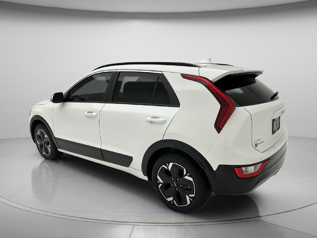 Used 2023 Kia Niro Wind w/ Wind Preserve Package FWD image 4