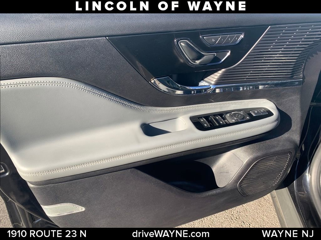 Certified 2022 Lincoln Corsair AWD w/ Premium Package image 12