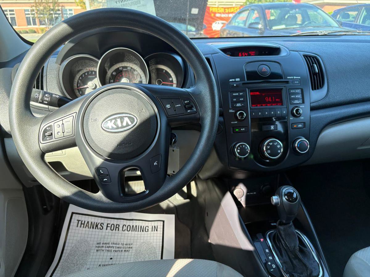 Used 2011 Kia Forte EX FWD image 9