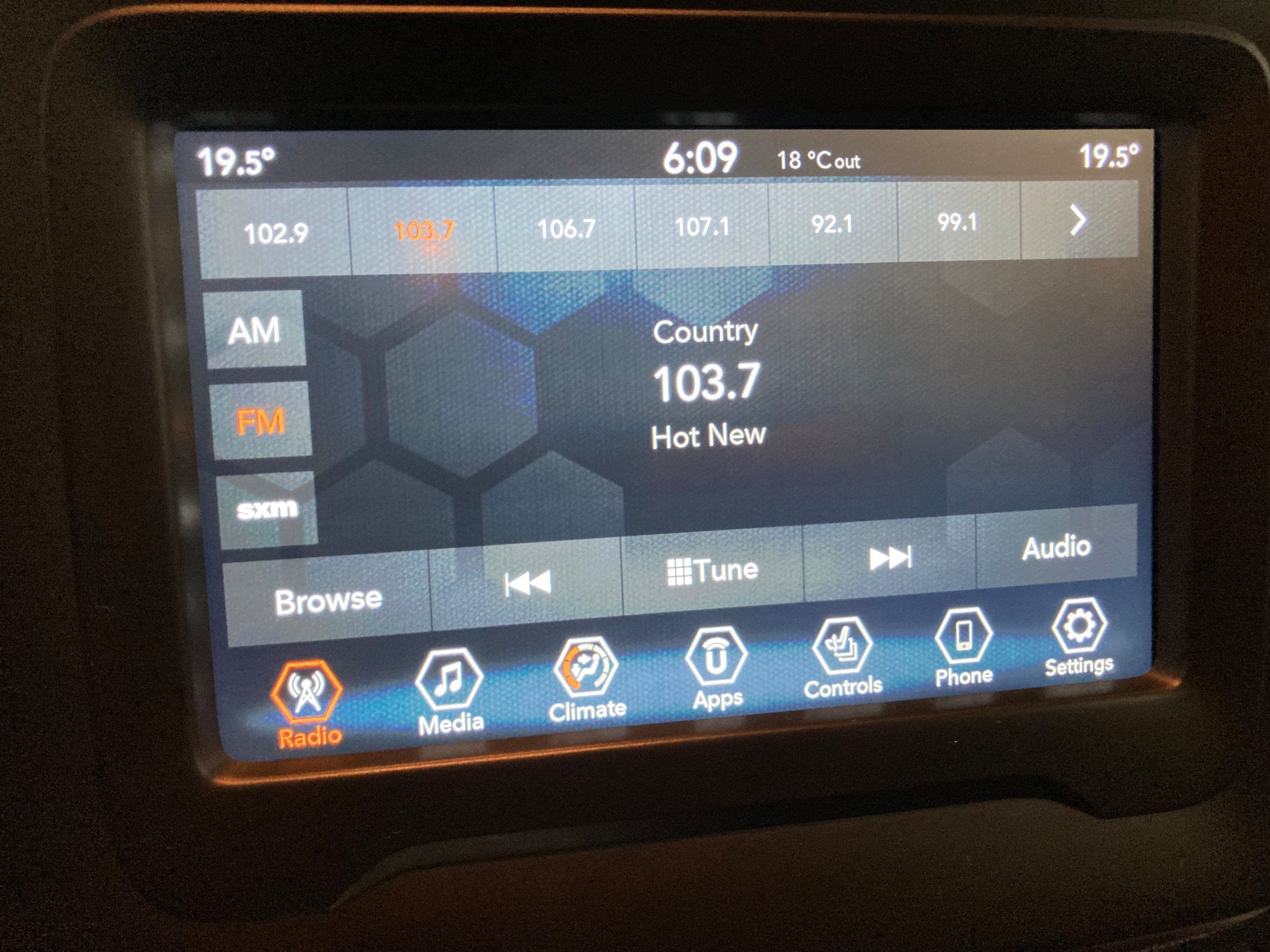 Used 2019 Jeep Renegade Trailhawk w/ Cold Weather Group II AWD/4WD image 24
