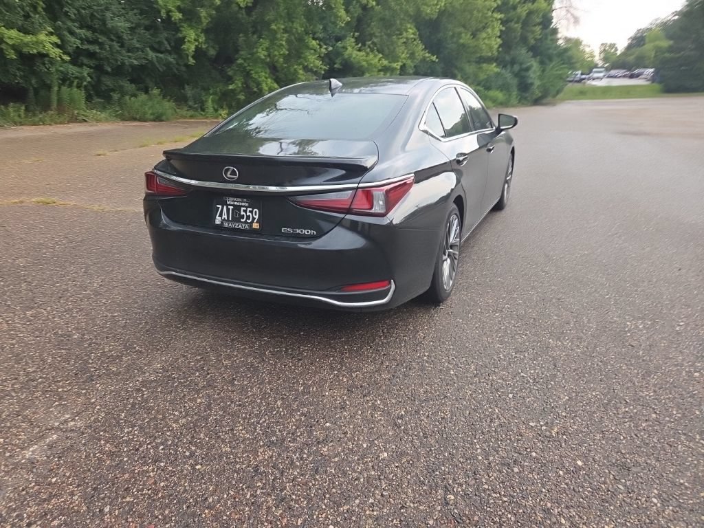 Used 2024 Lexus ES 300h Ultra Luxury w/ Accessory Package (Z1) FWD image 18