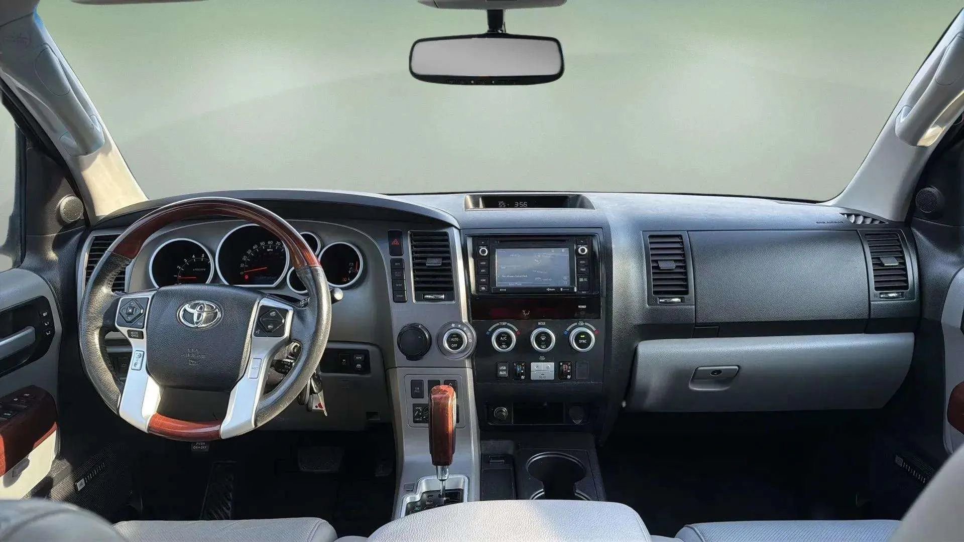 Used 2016 Toyota Sequoia Platinum image 27