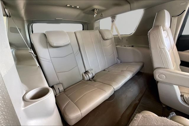 Used 2019 Cadillac Escalade ESV Luxury AWD/4WD image 18