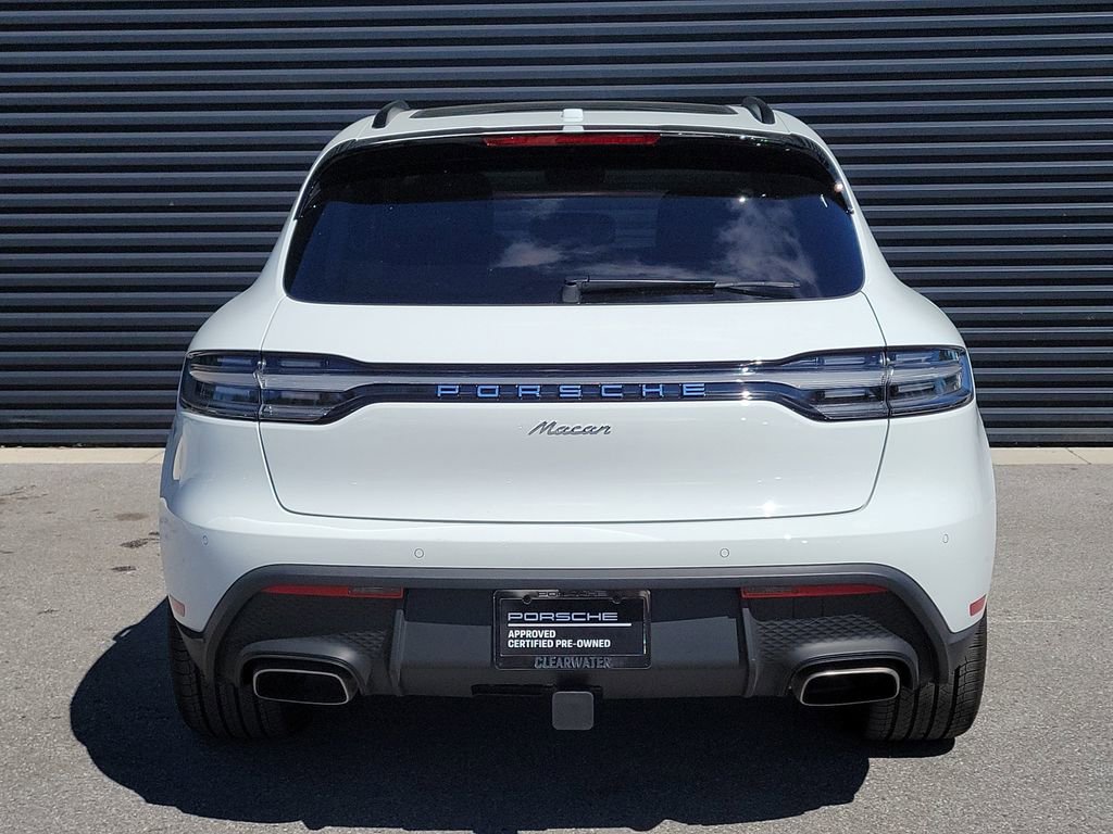 Certified 2025 Porsche Macan image 4
