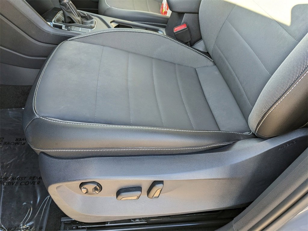 Certified 2023 Volkswagen Taos SE w/ Black Wheel Package image 21