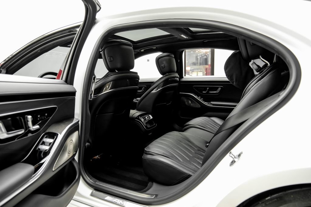 Used 2024 Mercedes-Benz S 63 AMG S w/ Carbon Fiber Exterior Package image 47
