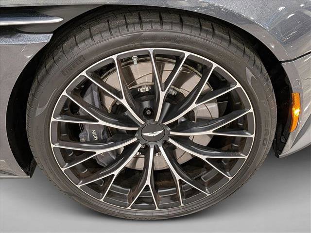 Used 2023 Aston Martin DB11 Coupe image 23