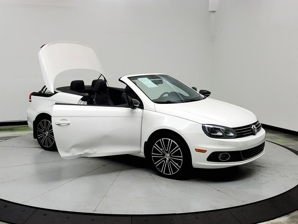 Used 2013 Volkswagen Eos w/ Sport Package image 10