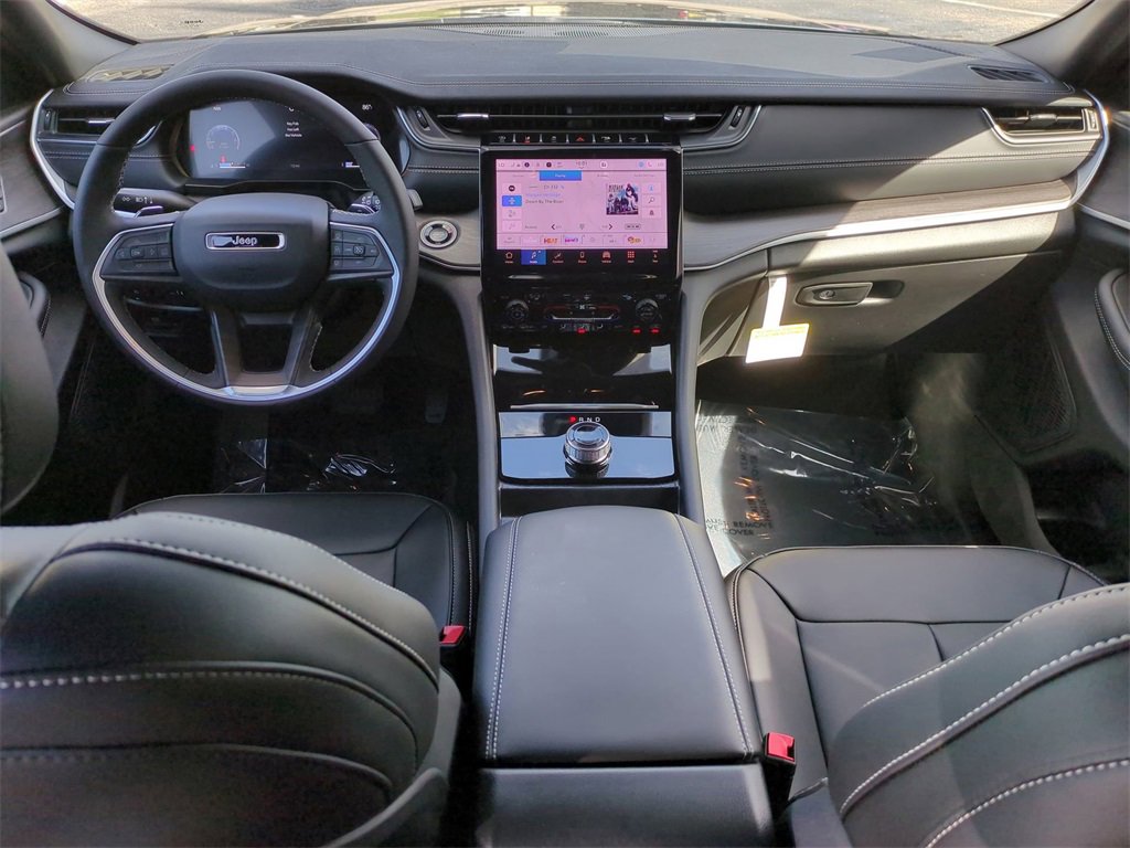 New 2025 Jeep Grand Cherokee Limited image 16