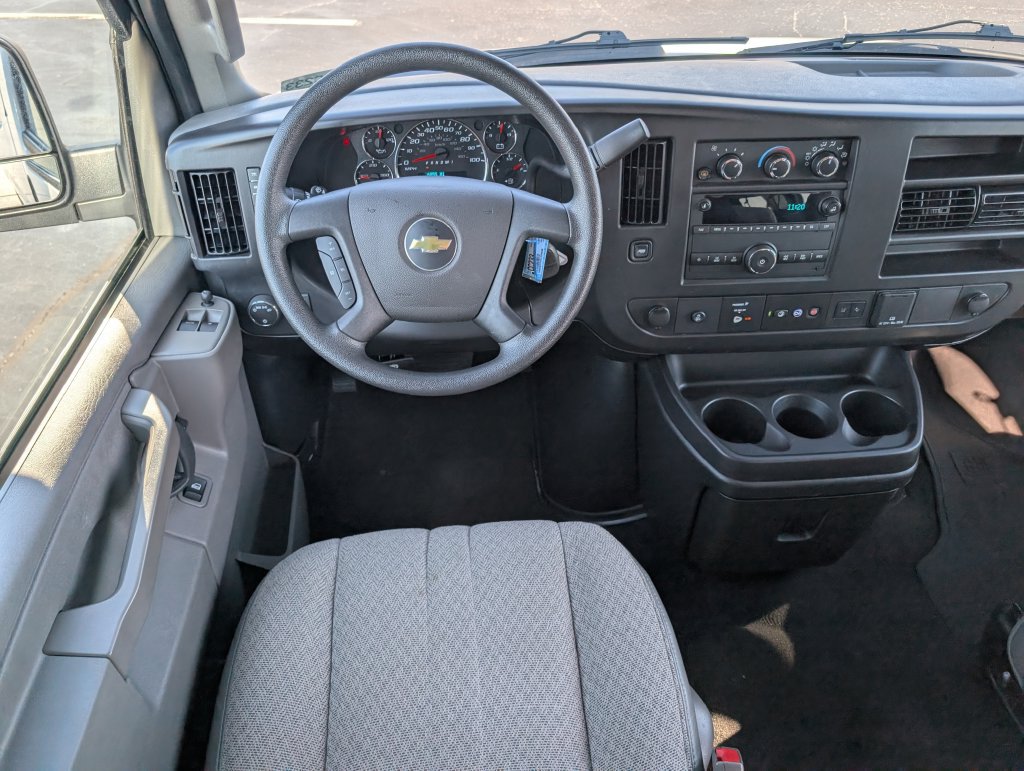 Used 2025 Chevrolet Express 3500 LT w/ LT Preferred Equipment Group RWD image 12