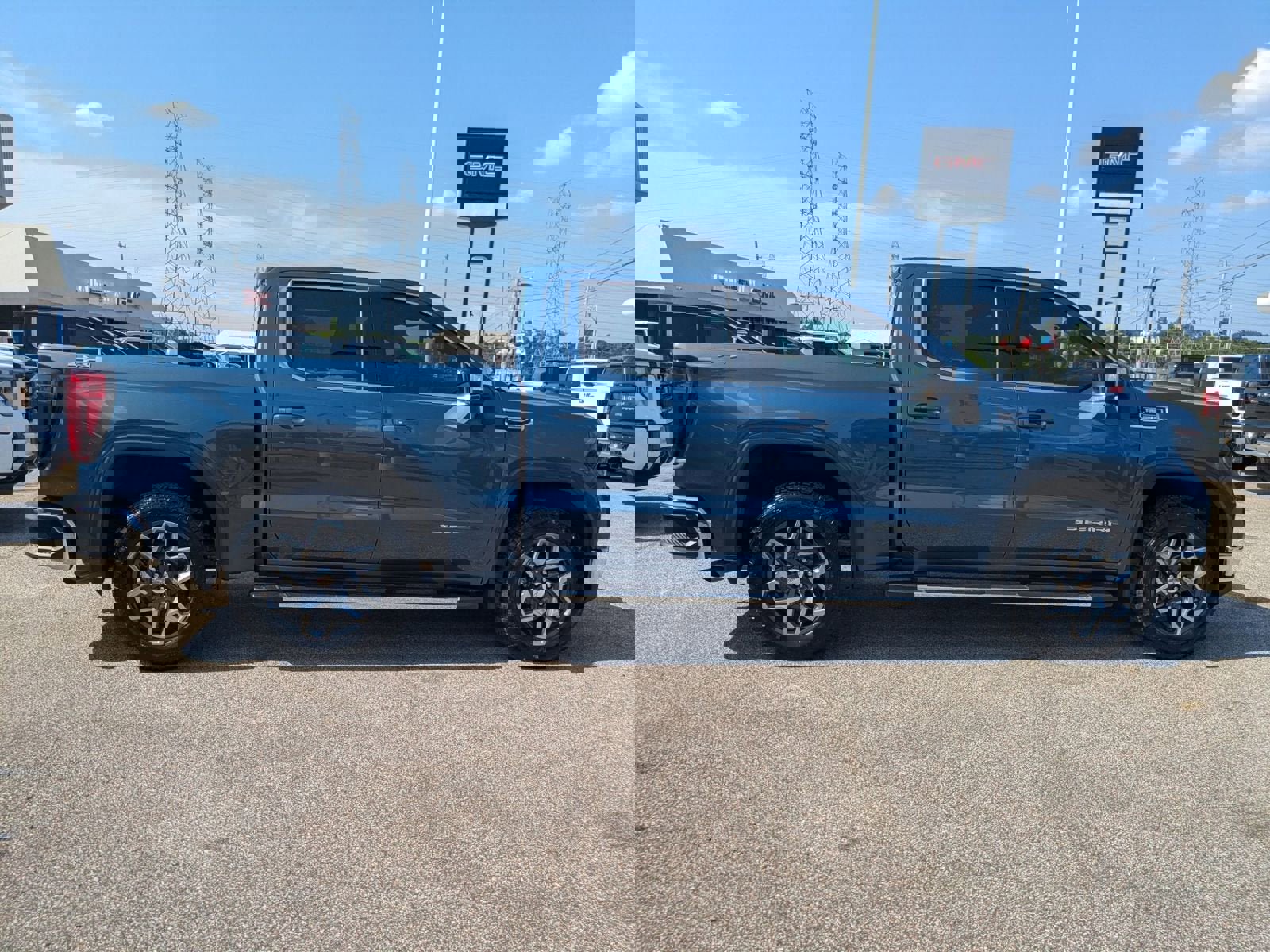 New 2024 GMC Sierra 1500 SLE w/ Preferred Package image 7