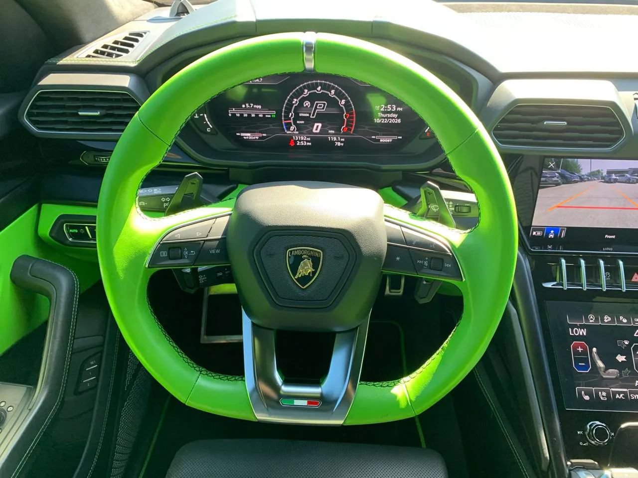 Used 2022 Lamborghini Urus AWD/4WD image 15