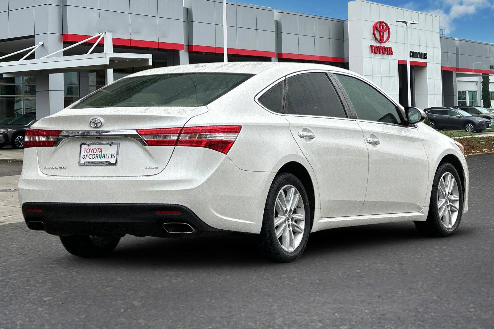 Used 2014 Toyota Avalon XLE Touring image 4