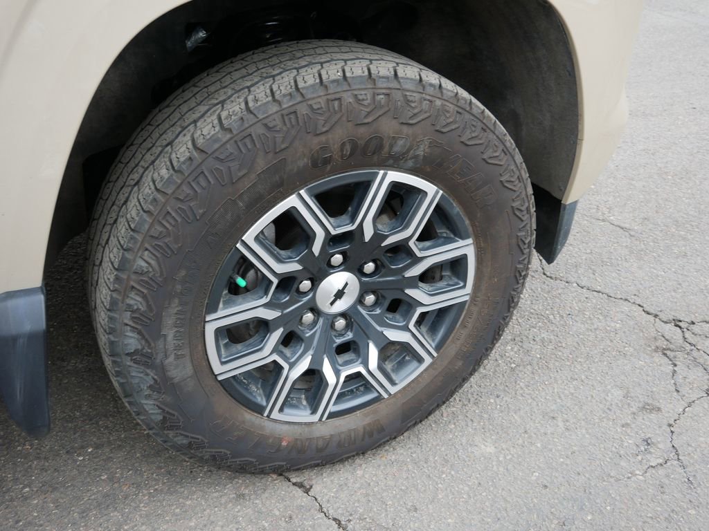 Used 2023 Chevrolet Colorado Z71 w/ Z71 Convenience Package 2 AWD/4WD image 13