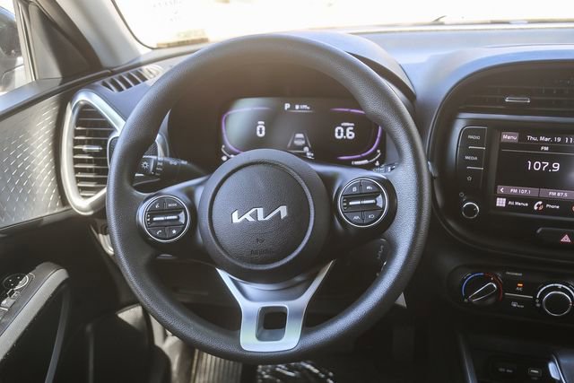 Used 2023 Kia Soul LX image 16