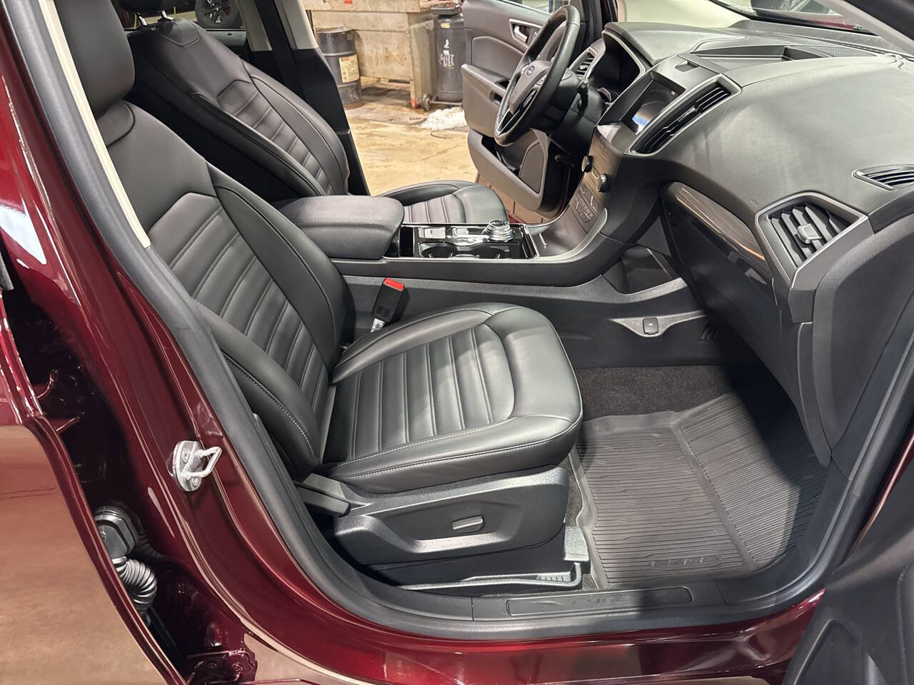 Certified 2020 Ford Edge SEL w/ Convenience Package image 32