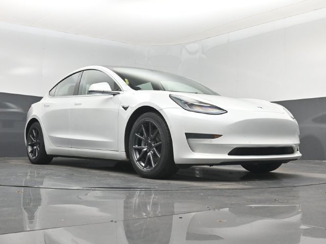 Used 2020 Tesla Model 3 Standard Range RWD image 32